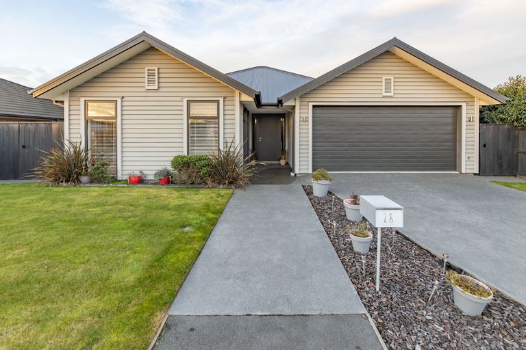 Photo of property in 28 Taiore Crescent, Marshland, Christchurch, 8083