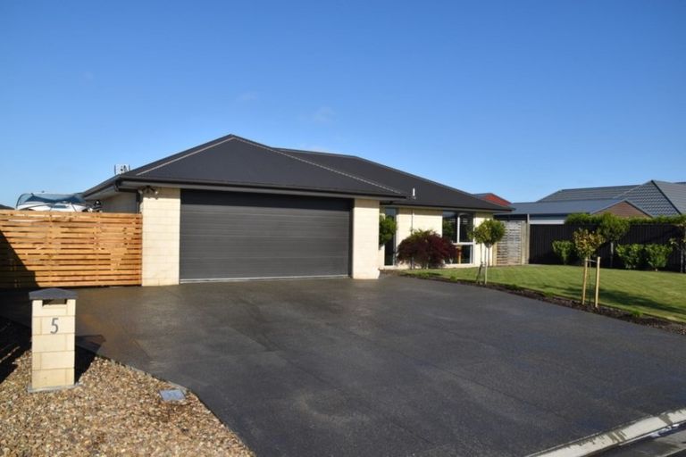 Photo of property in 5 Bellbird Place, Rolleston, 7614