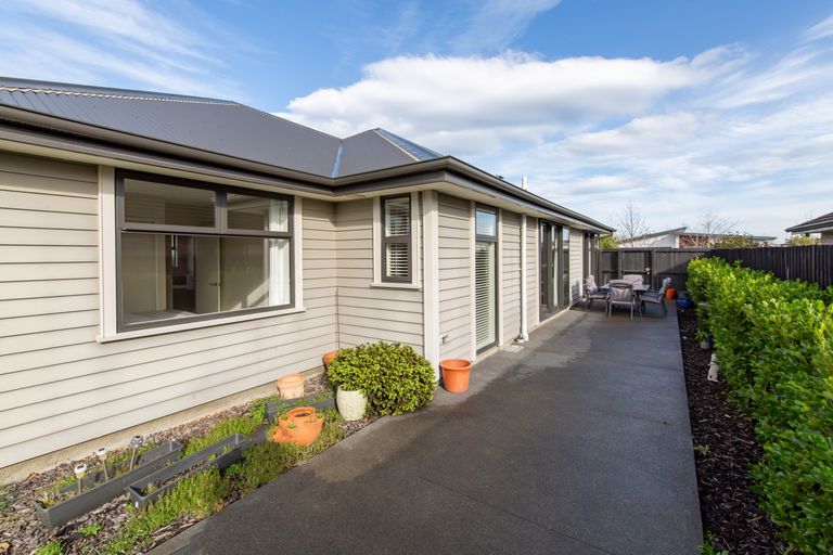 Photo of property in 28 Taiore Crescent, Marshland, Christchurch, 8083