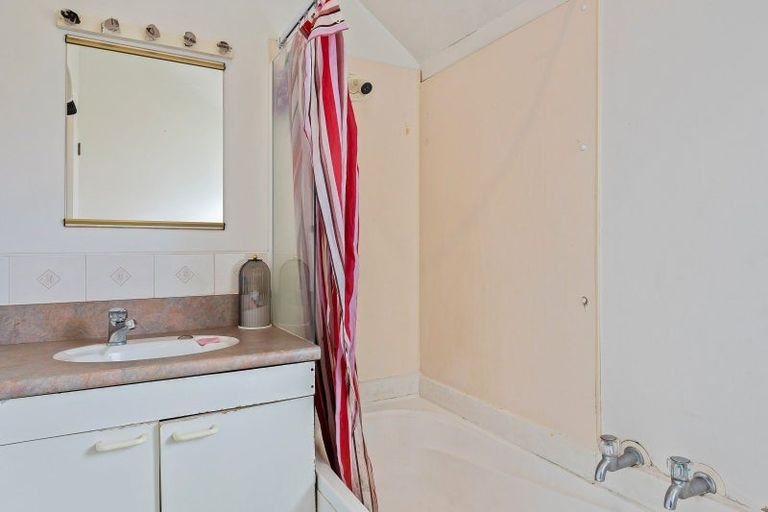 Photo of property in 2/36 Mathesons Road, Phillipstown, Christchurch, 8011