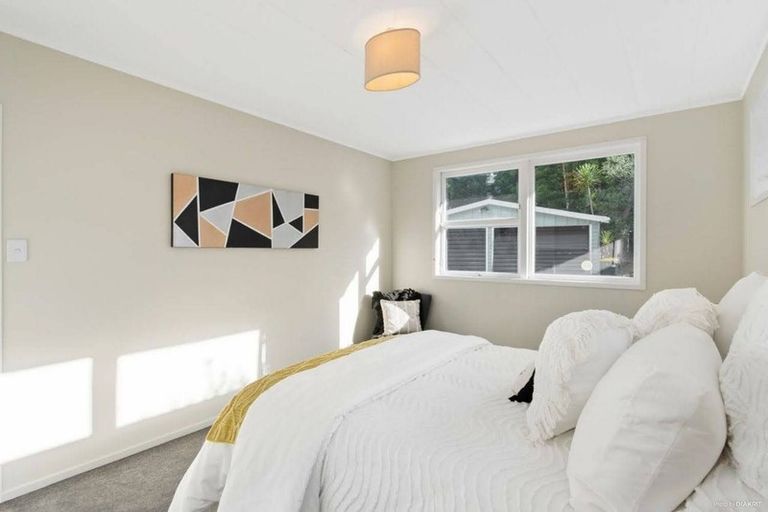Photo of property in 1/7 Odette Road, Totara Vale, Auckland, 0629