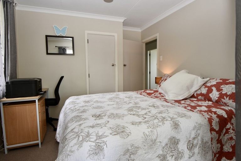 Photo of property in 65 Victoria Street, Carterton, 5713