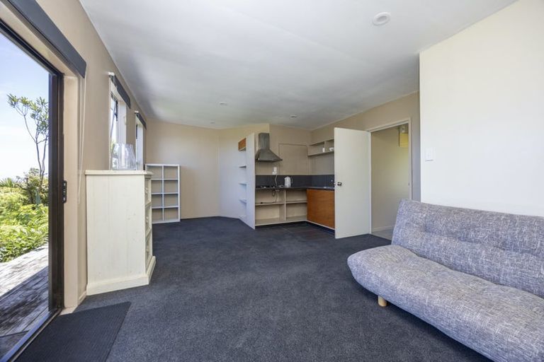 Photo of property in 16 Log Race Road, Piha, New Lynn, 0772