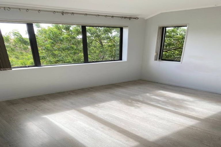 Photo of property in 22 Andrusha Place, Flat Bush, Auckland, 2019
