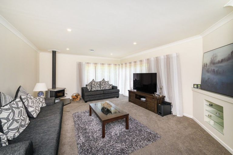 Photo of property in 96 Pacific Drive, Fitzherbert, Palmerston North, 4410