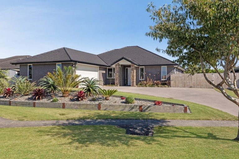 Photo of property in 4 Mirabell Place, Patumahoe, Pukekohe, 2679