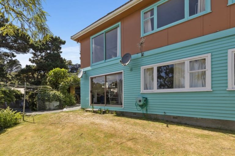 Photo of property in 21 Nikau Road, Point Howard, Lower Hutt, 5013