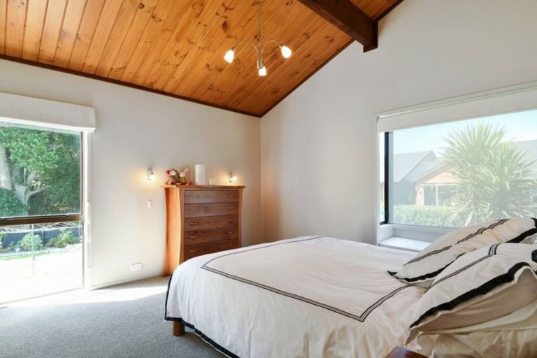 Photo of property in 2 Gellibrand Place, Omokoroa, 3114