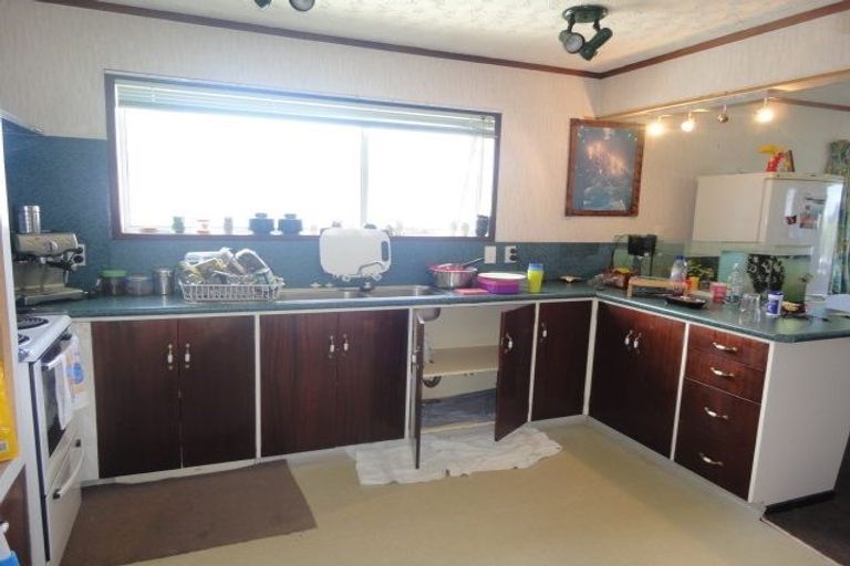 Photo of property in 117 Seymour Road, Sunnyvale, Auckland, 0612