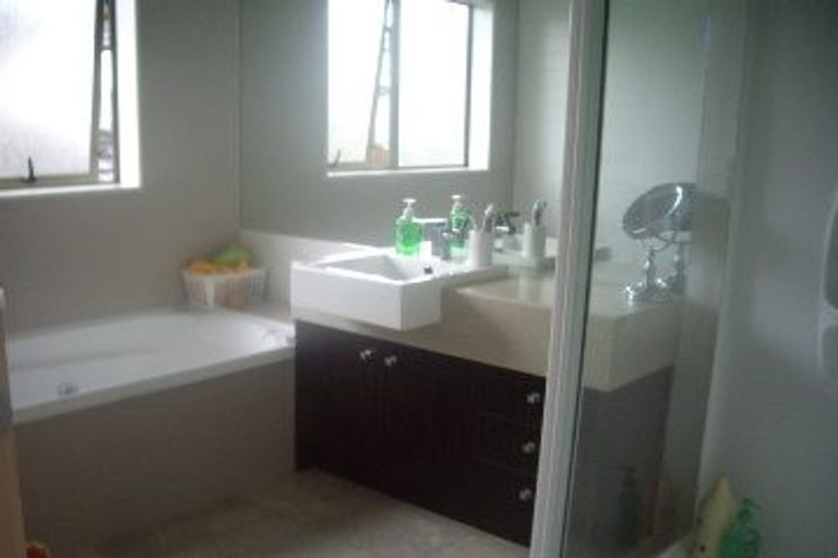 Photo of property in 6 Oak Bark Drive, Schnapper Rock, Auckland, 0632