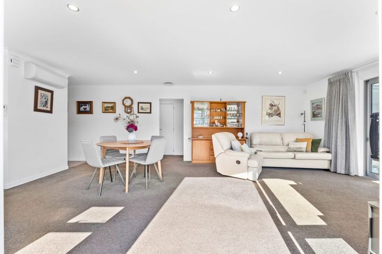 Photo of property in 52 Arabella Lane, Snells Beach, 0920