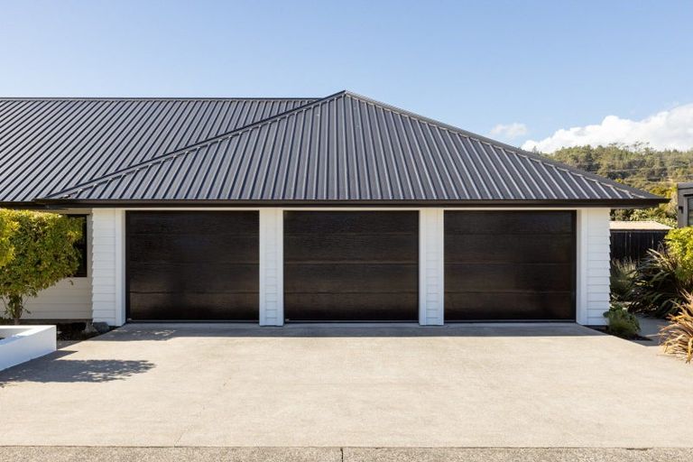 Photo of property in 18 Parlane Drive, Huapai, Kumeu, 0810