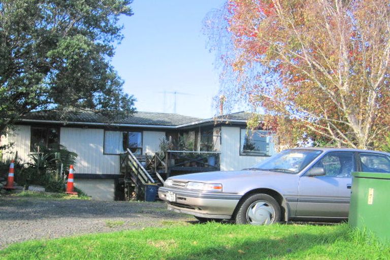 Property details for 96 Kauri Point Road, Laingholm, Auckland, 0604