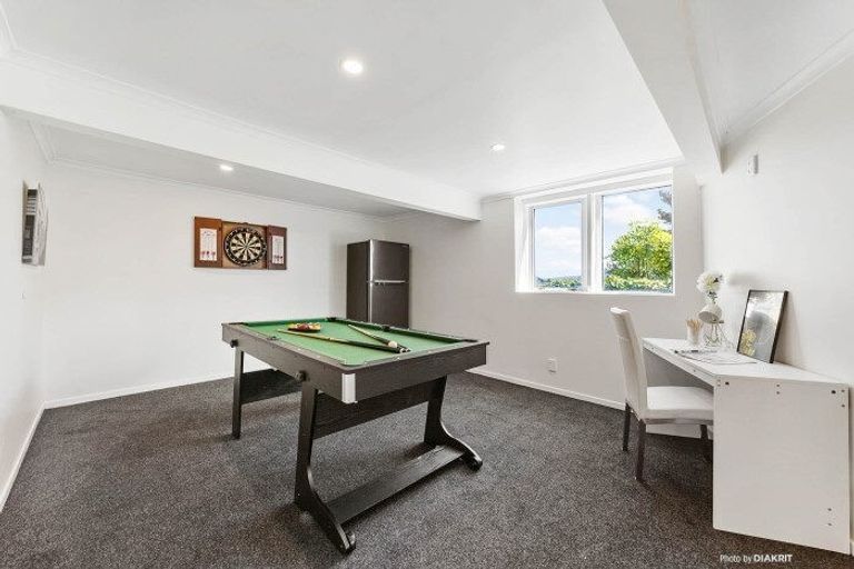 Photo of property in 15 Dunmail Way, Newlands, Wellington, 6037