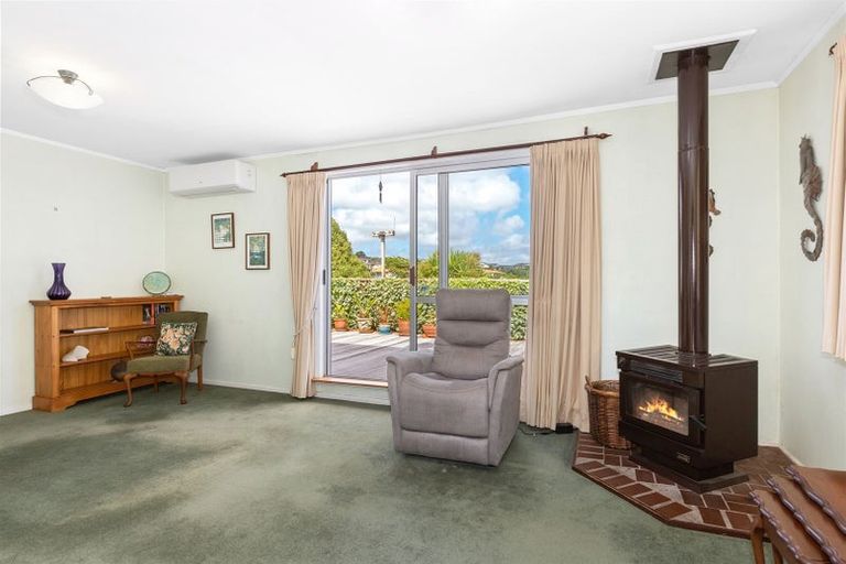 Photo of property in 20 Cassley Crescent, Papakowhai, Porirua, 5024