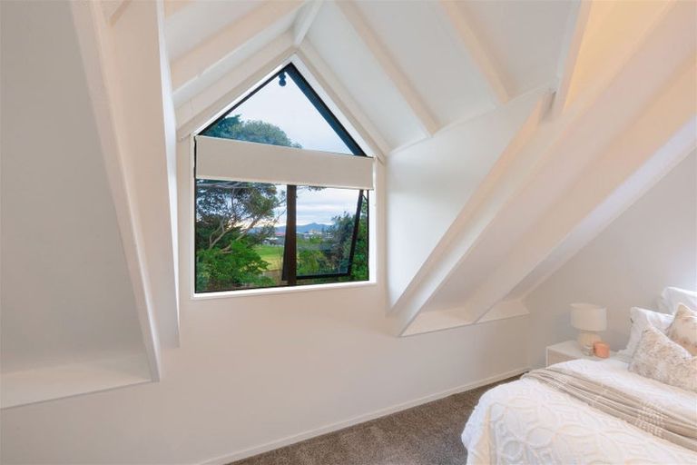 Photo of property in 19 Miro Road, Raumati South, Paraparaumu, 5032