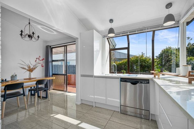 Photo of property in 1/283 Royal Road, Massey, Auckland, 0614