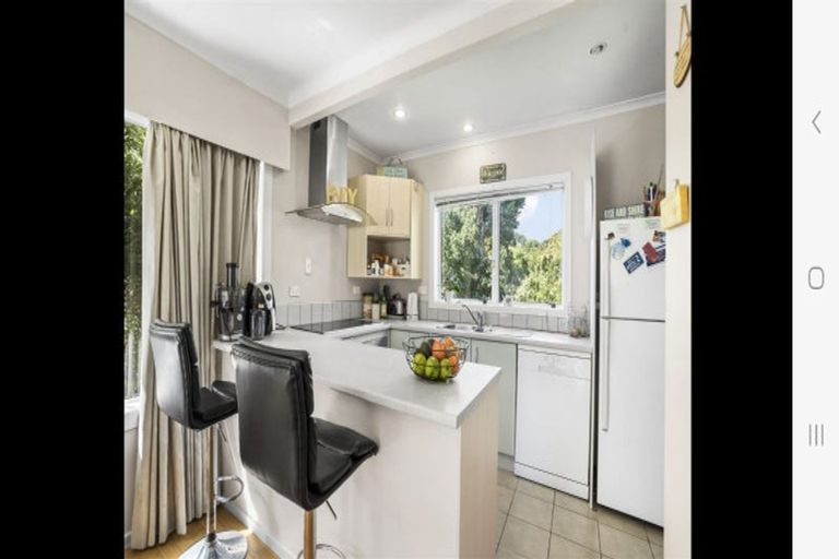 Photo of property in 29a Glenfern Road, Mellons Bay, Auckland, 2014