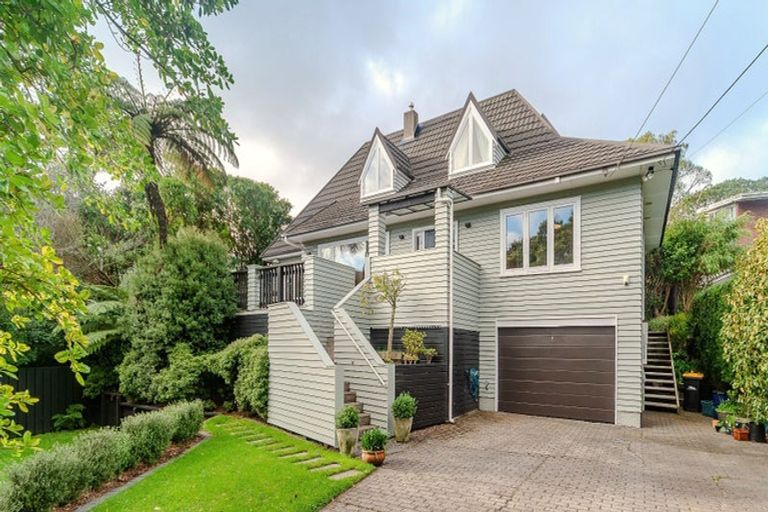 Photo of property in 25 Nicholson Road, Khandallah, Wellington, 6035