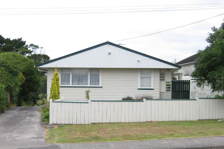 Photo of property in 1/21 Fordham Street, Beach Haven, Auckland, 0626