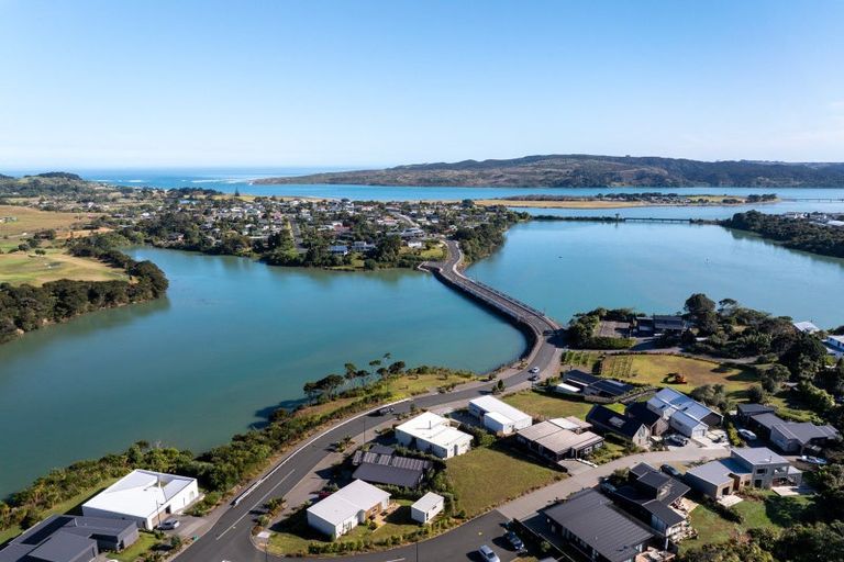 Photo of property in 9 Rangitahi Road, Raglan, 3225
