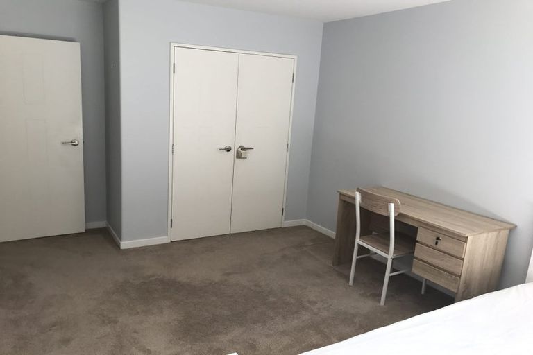 Photo of property in 35 Silver Moon Road, Albany Heights, Auckland, 0632