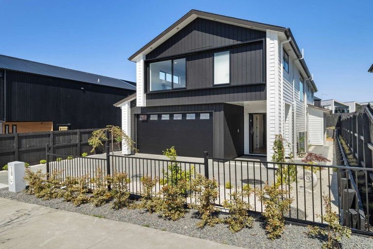 Photo of property in 10 Kotuitui Drive, Wainui, 0992