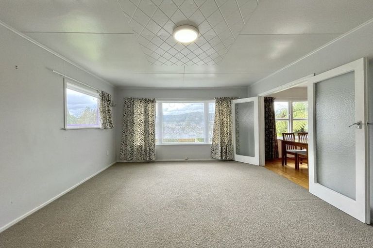 Photo of property in 6 Reid Road, Wainuiomata, Lower Hutt, 5014