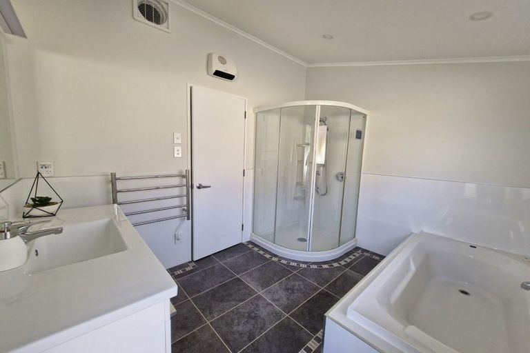 Photo of property in 26 Hawthorn Crescent, Stokes Valley, Lower Hutt, 5019