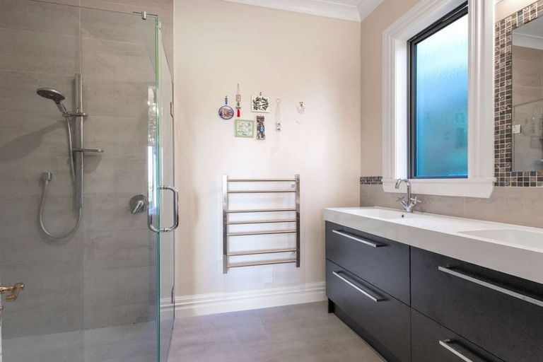 Photo of property in 9 Kowhai Road, Bluff Hill, Napier, 4110