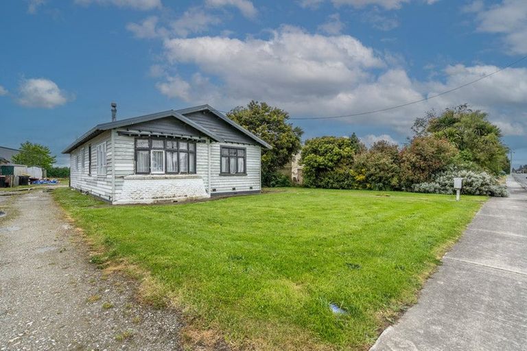 Photo of property in 27 Ferry Road, Edendale, 9825