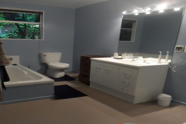 Photo of property in 59 Chartwell Drive, Crofton Downs, Wellington, 6035