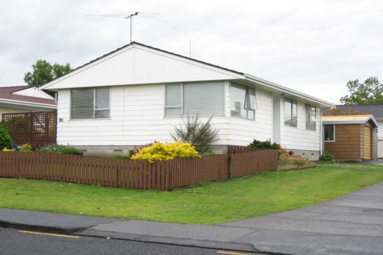 Photo of property in 75 Chichester Drive, Rosehill, Papakura, 2113