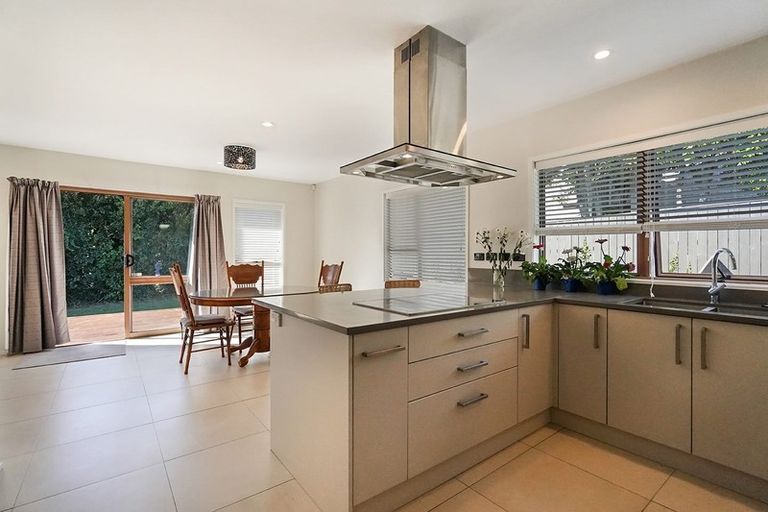 Photo of property in 9 Banksia Place, Goodwood Heights, Auckland, 2105