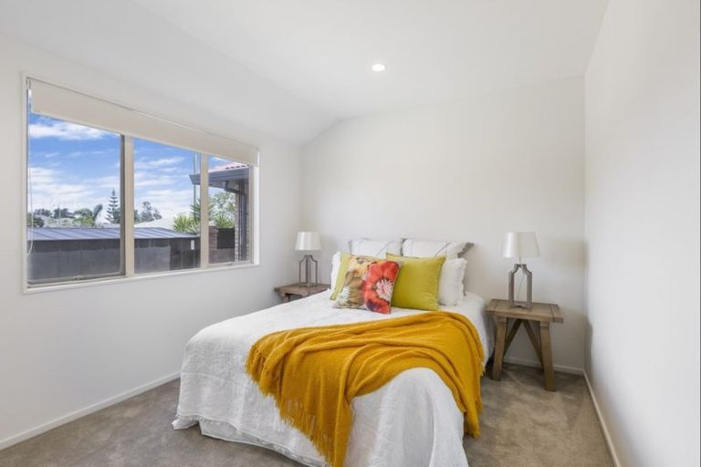 Photo of property in 26 Judd Place, Orewa, 0931