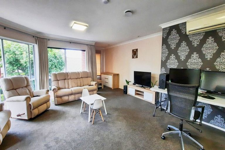 Photo of property in 2/259 Hobsonville Road, Hobsonville, Auckland, 0618