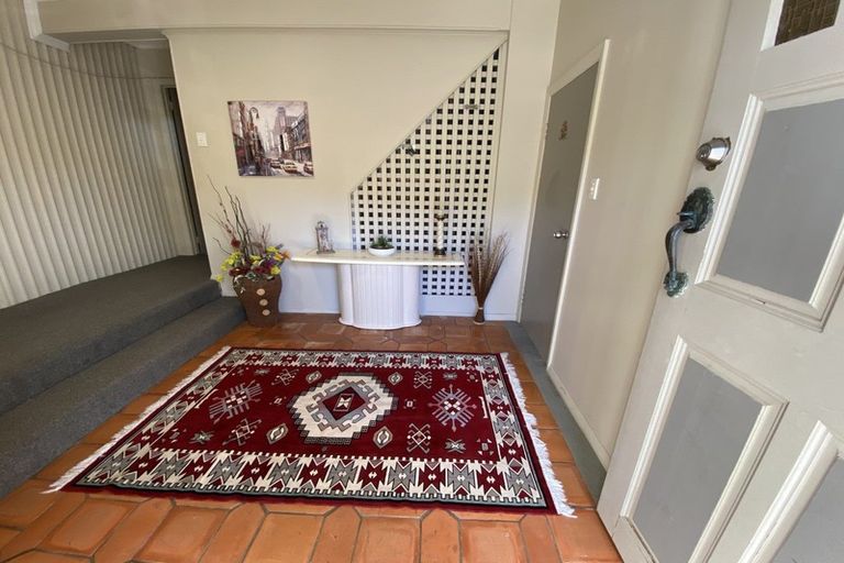 Photo of property in 42 Raroa Terrace, Tawa, Wellington, 5028