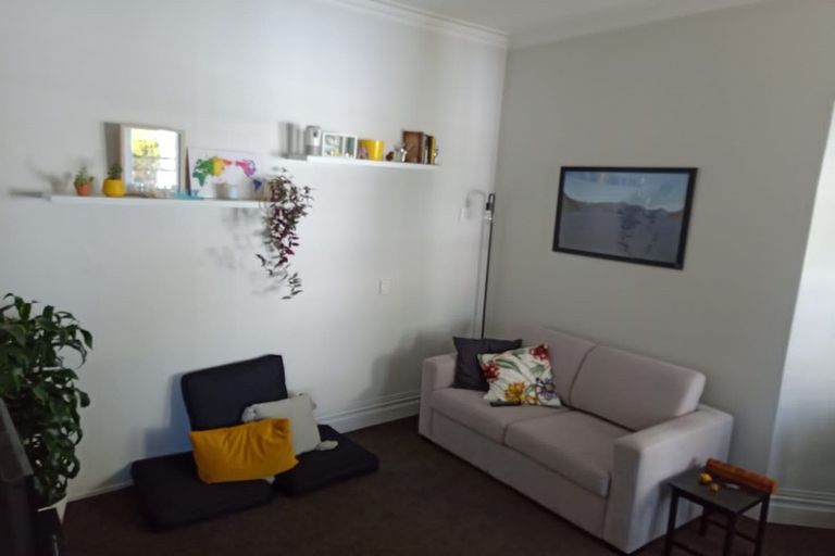 Photo of property in 1/1b Birkenhead Avenue, Birkenhead, Auckland, 0626