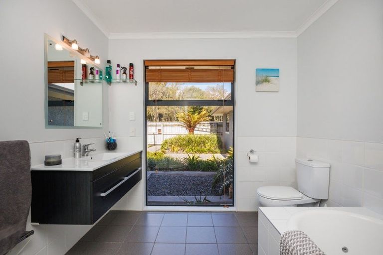 Photo of property in 6 Waipatere Court, Ashhurst, 4810