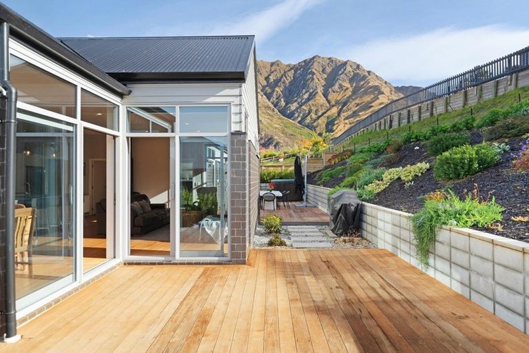 Photo of property in 12 Morepork Way, Arthurs Point, Queenstown, 9371