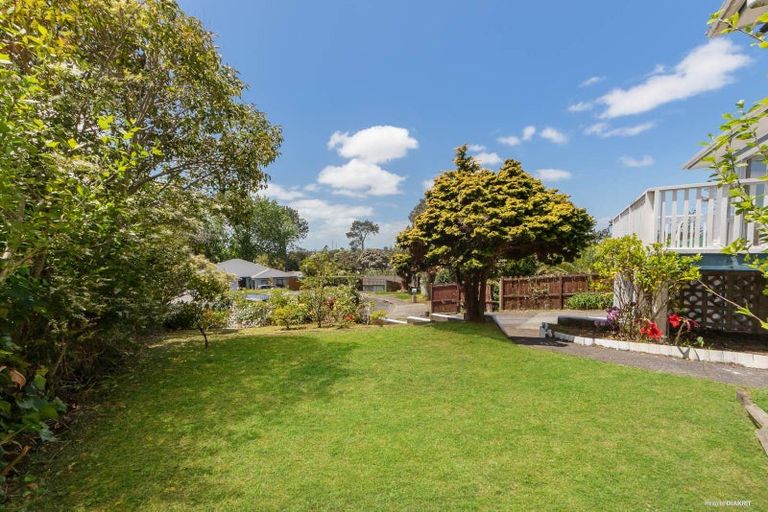 Photo of property in 13 Tracey Terrace, Te Atatu South, Auckland, 0602