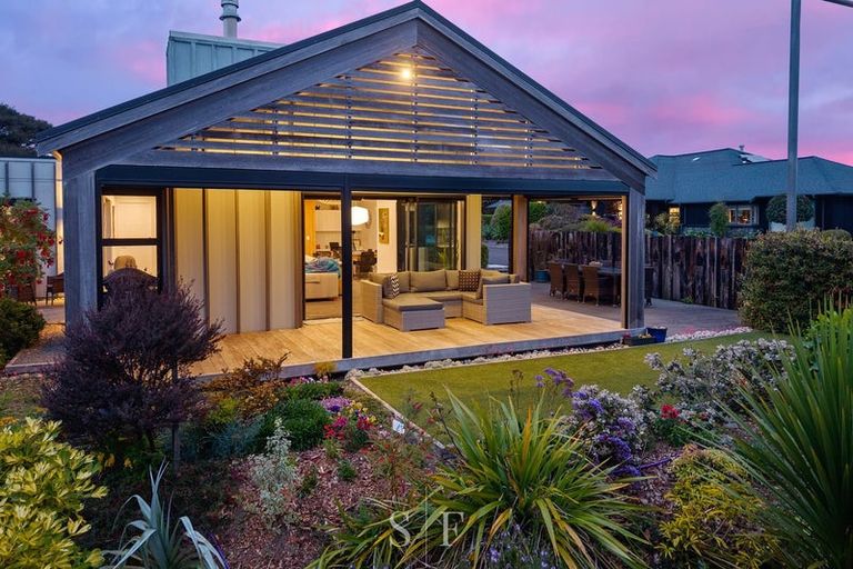 Photo of property in 14 Ferndale Drive, Waikanae, 5036