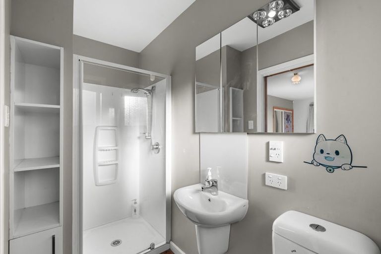 Photo of property in 424 Memorial Avenue, Burnside, Christchurch, 8053