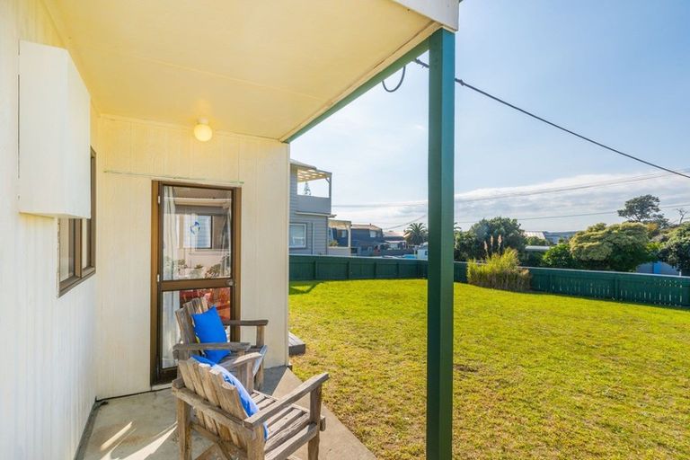 Photo of property in 27 Koromiko Street, Otaki Beach, Otaki, 5512