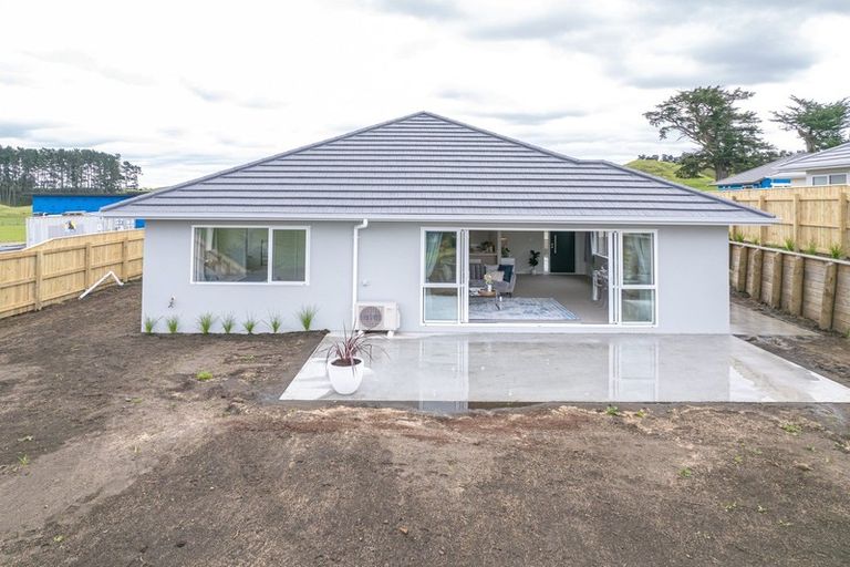 Photo of property in 51 Tirimoana Place, Otamatea, Whanganui, 4501