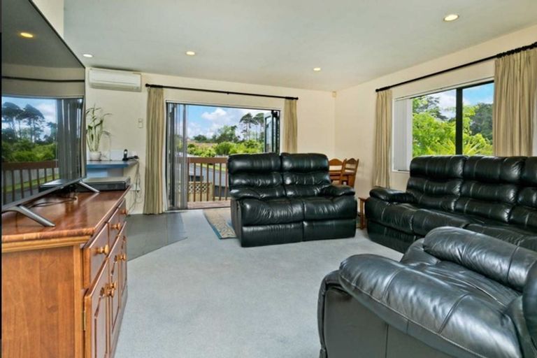 Photo of property in 46 Vintage Drive, Henderson, Auckland, 0612