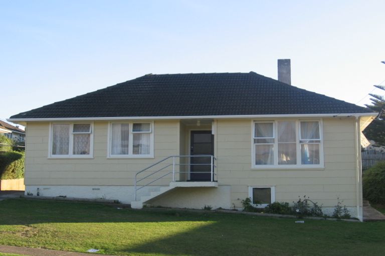 Photo of property in 134 Castor Crescent, Cannons Creek, Porirua, 5024