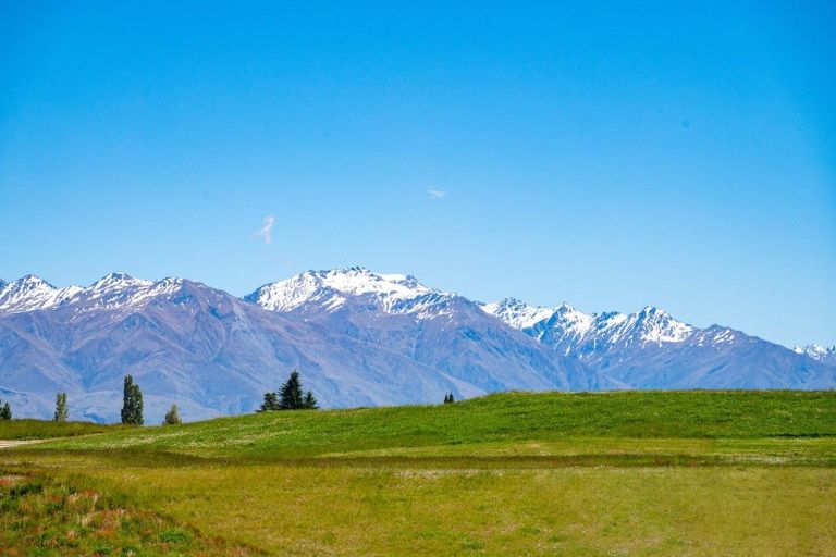 Photo of property in 74 Avalon Station Drive, Wanaka, 9305