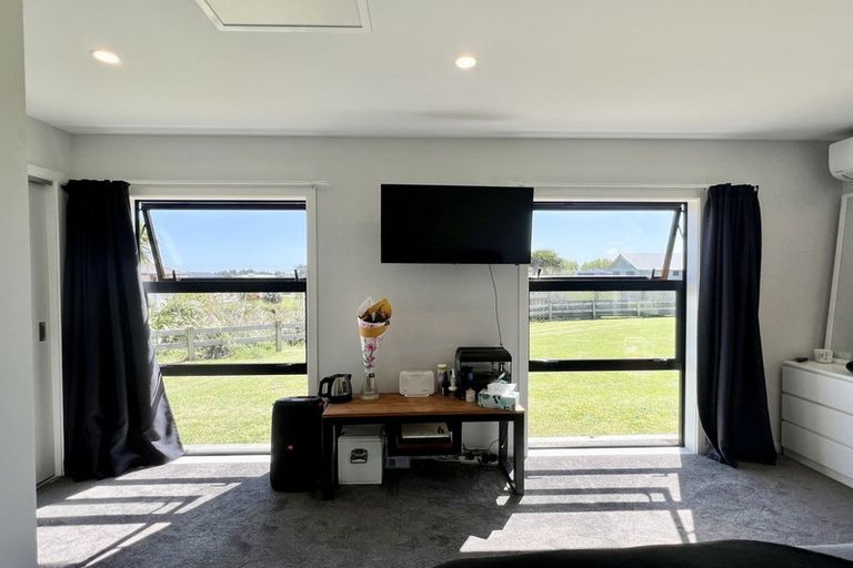 Photo of property in 9 Court Of Ascot, Seaward Bush, Invercargill, 9812