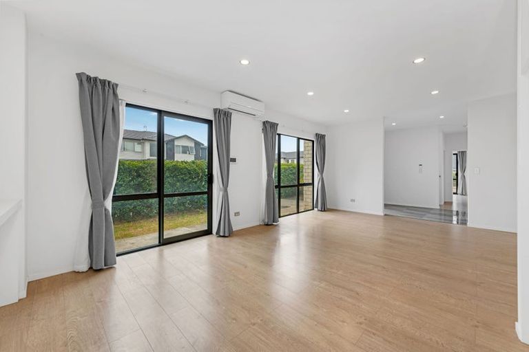 Photo of property in 76 Donegal Park Drive, Flat Bush, Auckland, 2019